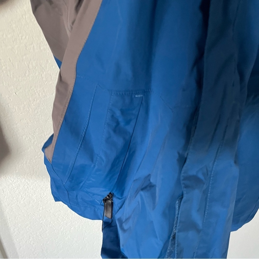 The North Face Boy's Large Hyvent Windbreaker Rain Coat. - Picture 4 of 11
